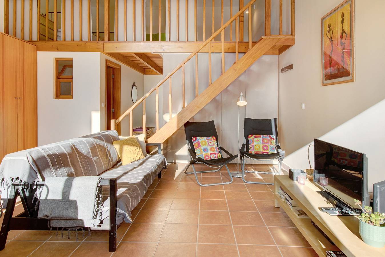 Appartamento intero, Appartamento "Calheta Lofts I" con vista sulle montagne, balcone privato e Wi-Fi in Calheta, Madeira