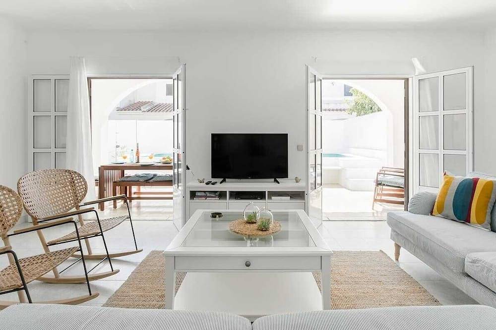 Sealavie - Quintessential Algarve Home with Pool in Manta Rota in Praia da Lota, Manta Rota