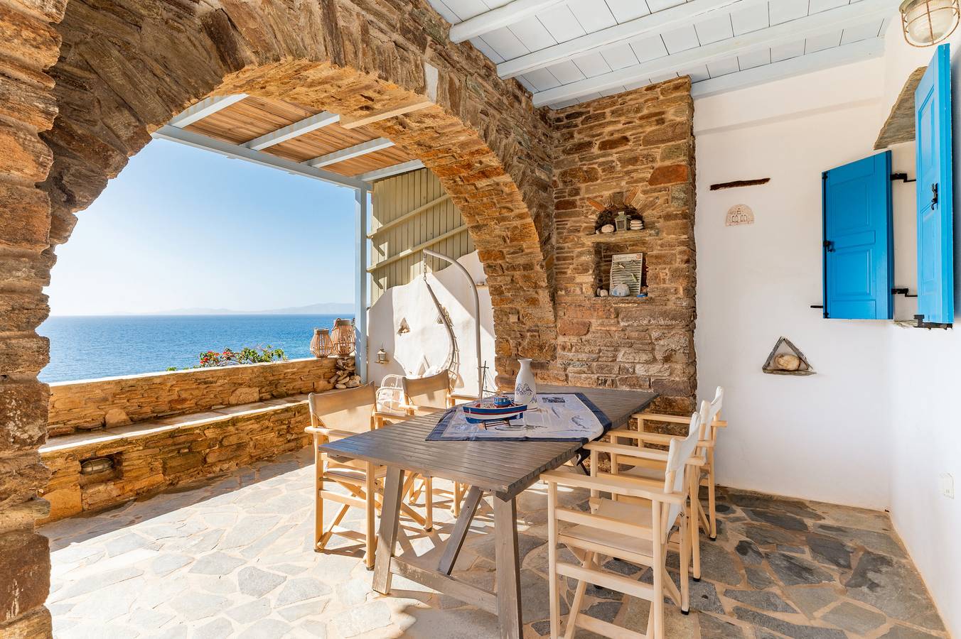Villa 'Tinos Traditional Sea Side' with Sea View, Wi-Fi and Air Conditioning in Tinos