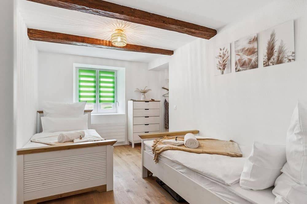 Ganze Wohnung, Alpenzauber Chalet in Diesbach GL, Glarus Süd