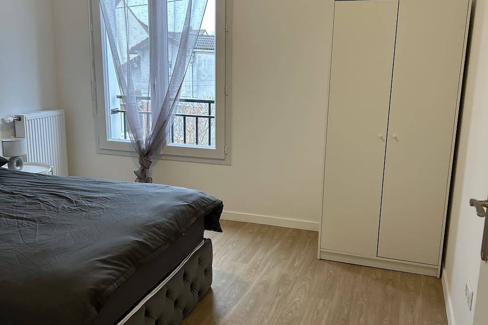 Entire apartment, Appartement Spacieux et Calme, Proche Cdg-disney et Parc des Expositions in Le Blanc-Mesnil, Seine-Saint-Denis