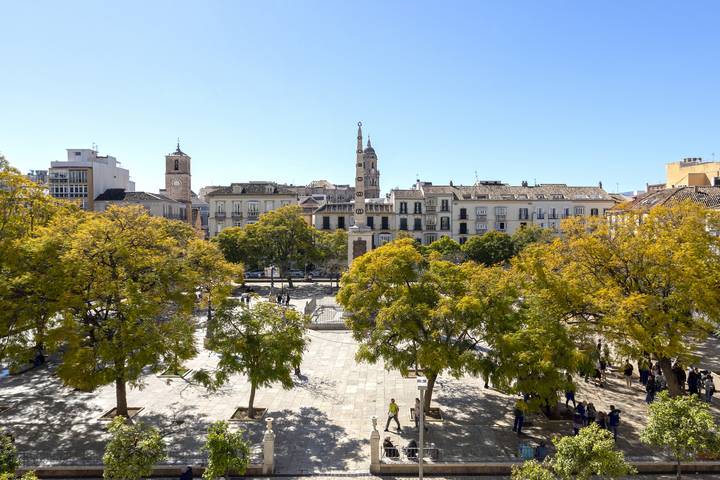 Entire apartment, Holiday apartment for 4 people with balcony in Málaga Central District, Malaga