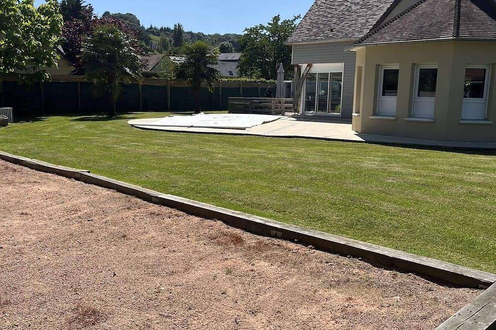 House with garden, billiard table and pétanque court in La Rivière-Saint-Sauveur, Lisieux und Umgebung