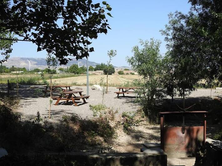 Casa de vacaciones para 12 personas, con jardín además de vistas y piscina en Campo de Borja - 3