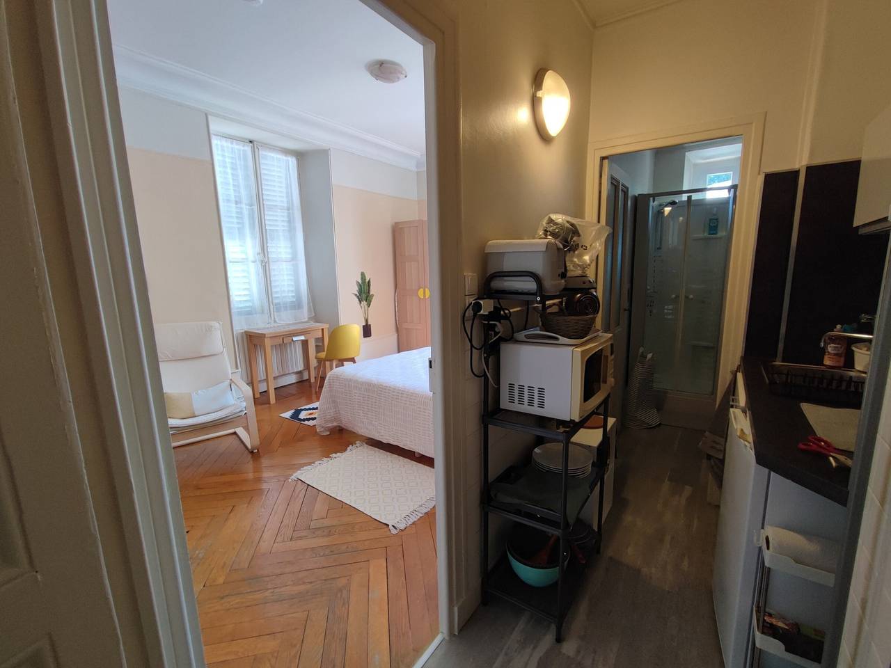 Studio entier, Studio avec kitchenette séparée à Aix-les-Bains in Aix-les-Bains, Région de Chambéry