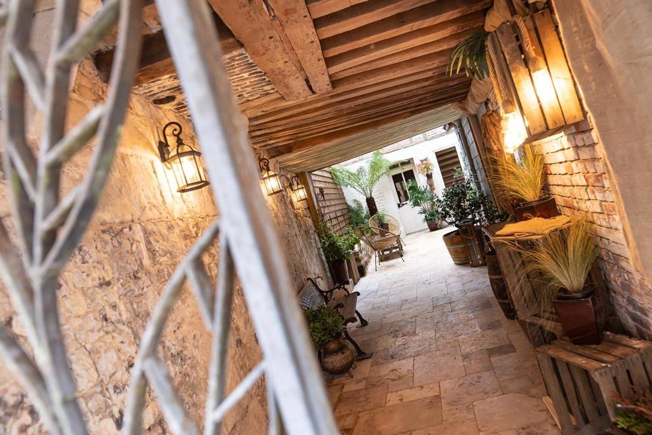 Appartement entier, Le Patio / les suites romantiques du grenier à sel in Honfleur, Région de Lisieux