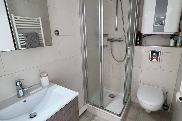 Gîte pour 3 personnes, avec terrasse dans Plage Du Rayolet - 4