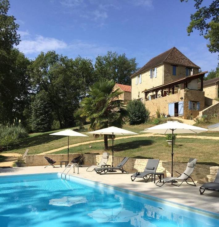 Chambre d’hôte pour 6 personnes, avec Terrasse et Jardin ainsi que Piscine et Vue