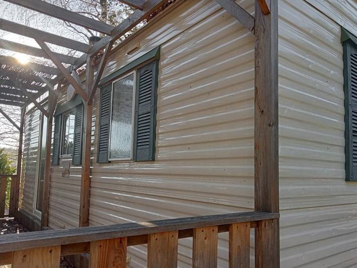 Camping La Perle - Mobilhome 4 personnes - Texas in Saint-Médard-la-Rochette, Région d'Aubussargues