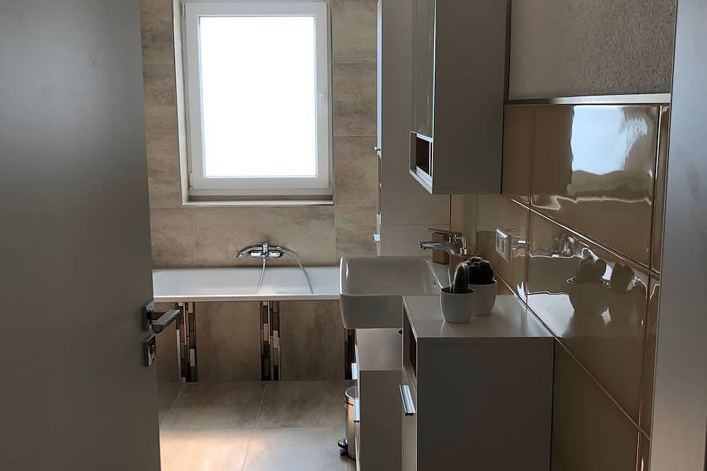 Ganze Wohnung, 1 bedroom apartment in neuenstadt am kocher in Neuenstadt am Kocher, Kurpfalz