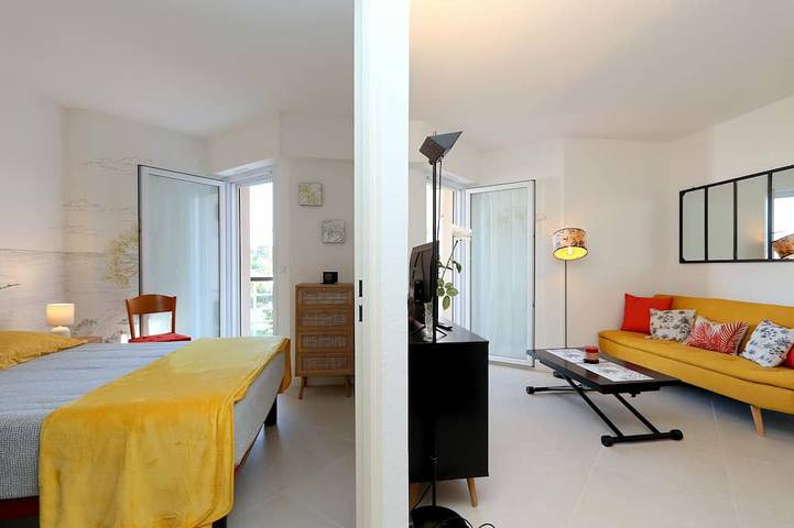 Gîte pour 2 personnes, avec piscine et balcon dans Port Santa-Lucia - 3