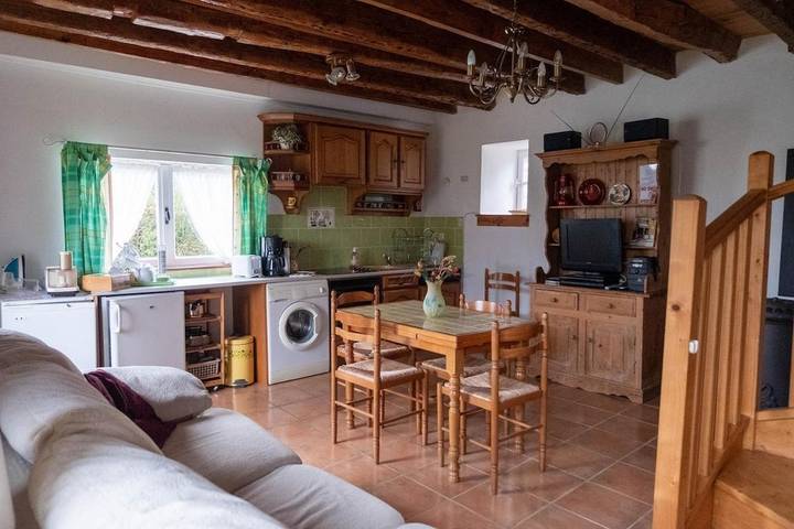 Location de vacances pour 7 personnes, avec jardin, animaux acceptés à Bourbriac