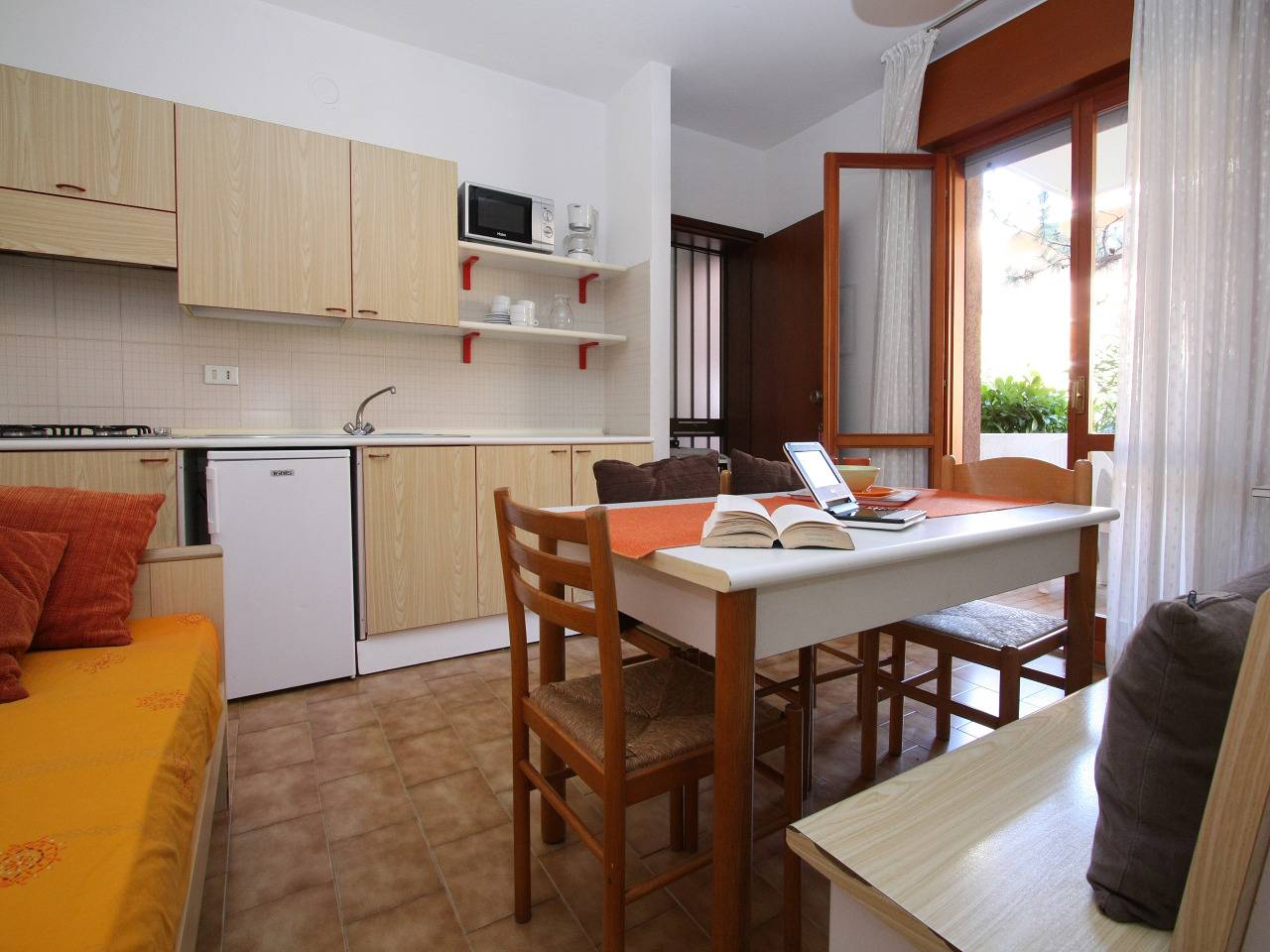 Apartamento vacacional entero, Apartamento vacacional con piscina y aire acondicionado  in Lignano Pineta, Lignano Sabbiadoro