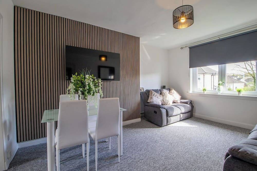 Ganze Wohnung, Chapelhall 4 Bedroom Flat with Parking for 4 Cars in Nord Lanarkshire
