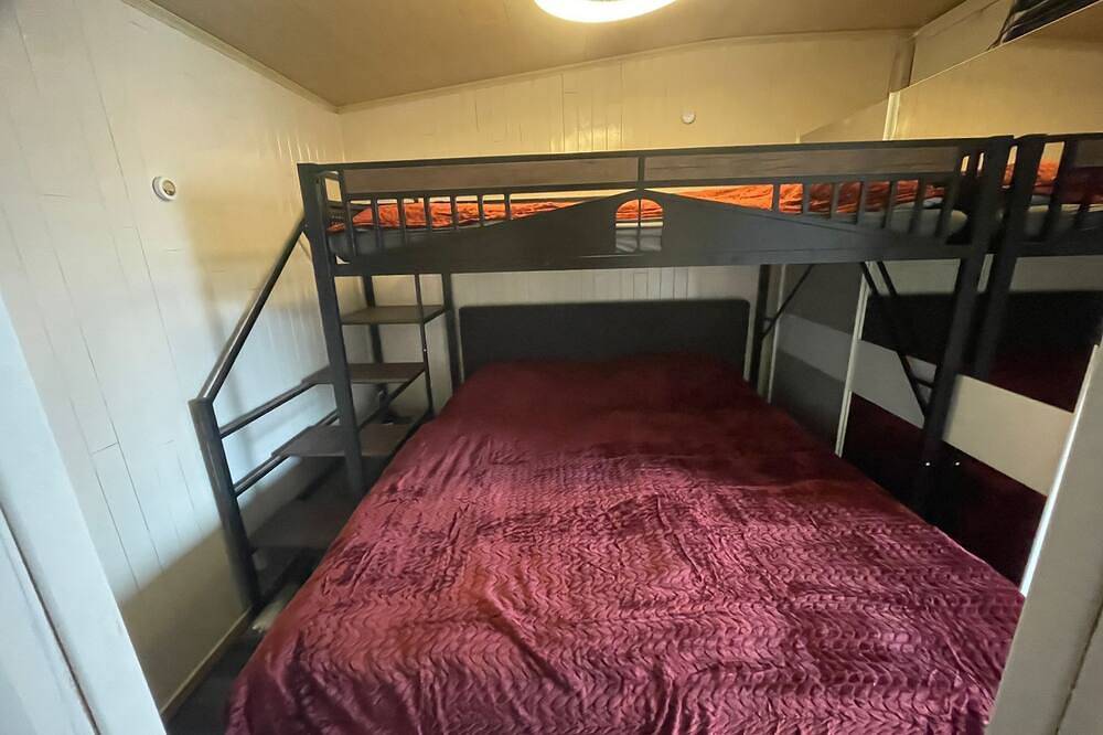 Ganze Wohnung, Gemütliches Ferienhaus 15 Minuten vom Strand entfernt in Wenduine, De Haan