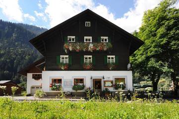Ferienhaus für 2 Personen, mit Sauna und Ausblick sowie Garten, kinderfreundlich in Gaschurn und Umgebung