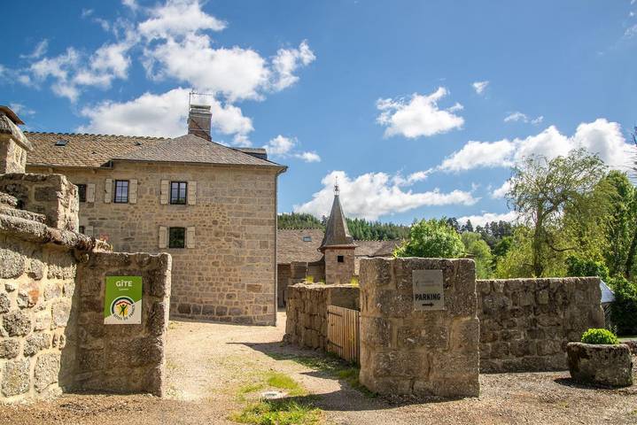 Gîte pour 8 personnes, avec Jacuzzi et Terrasse ainsi que Sauna et Vue