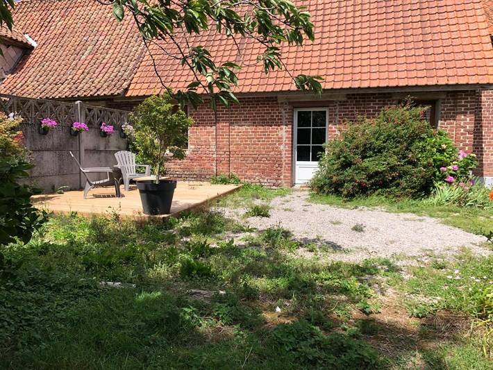 Location de vacances pour 3 personnes, avec terrasse et jardin, adapté aux familles à Alembon