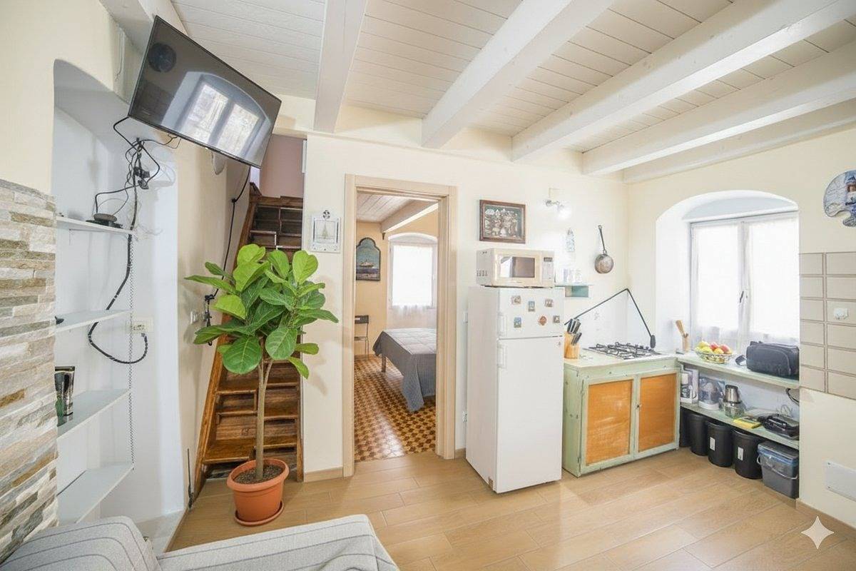 Ganze Wohnung, Wohnung mit Terrasse mit Meerblick | Ap27 in Porto Maurizio, Imperia