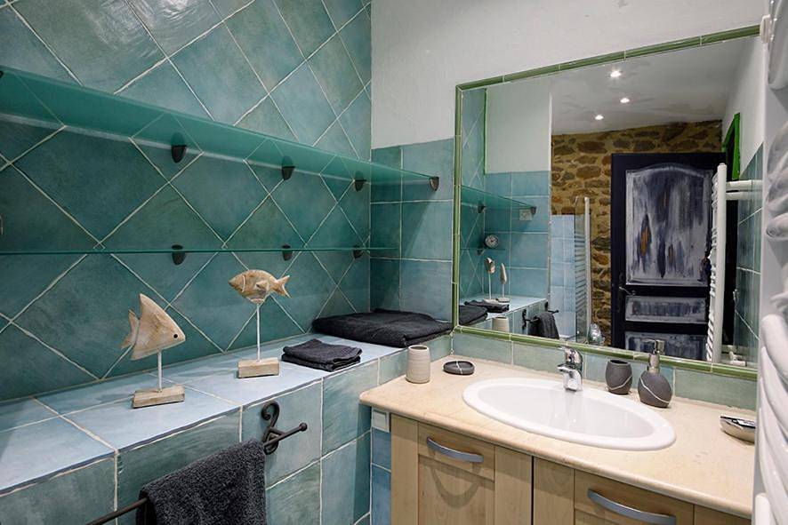 Double or Twin Room with Private Bathroom in Bolozon, Nantua