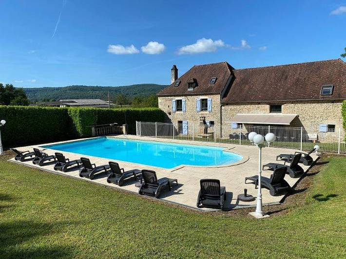 Location de vacances pour 21 personnes, avec piscine ainsi que terrasse et jardin, animaux acceptés à Bétaille - 4