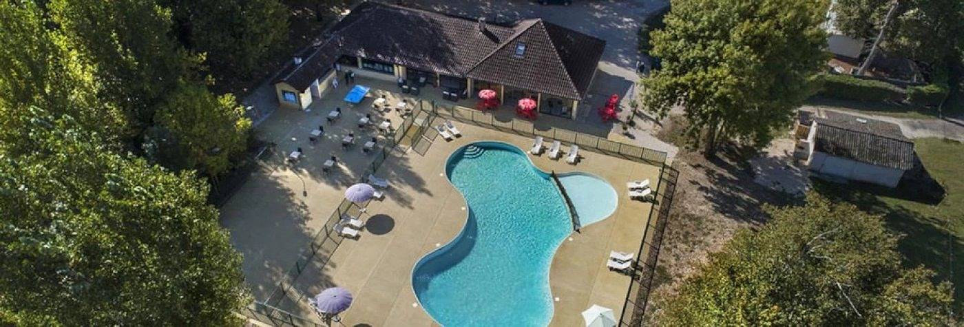 Camping pour 4 personnes, avec bassin pour enfant