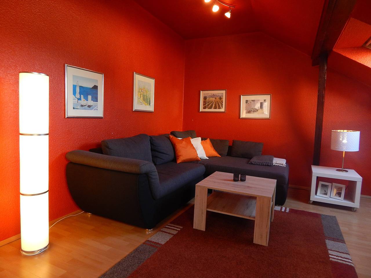 Entire apartment, Apartment 'Ferienhaus Rheinblick Wohnung 4' with Shared Terrace, Wi-Fi and Air Conditioning in Neuendorf (Koblenz), Koblenz