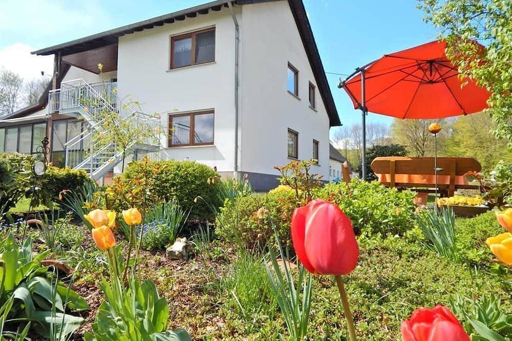 Ferienwohnung Mersch - Ruhige und komfortable Ferienwohnung in Vierherrenborn, Landkreis Trier-Saarburg