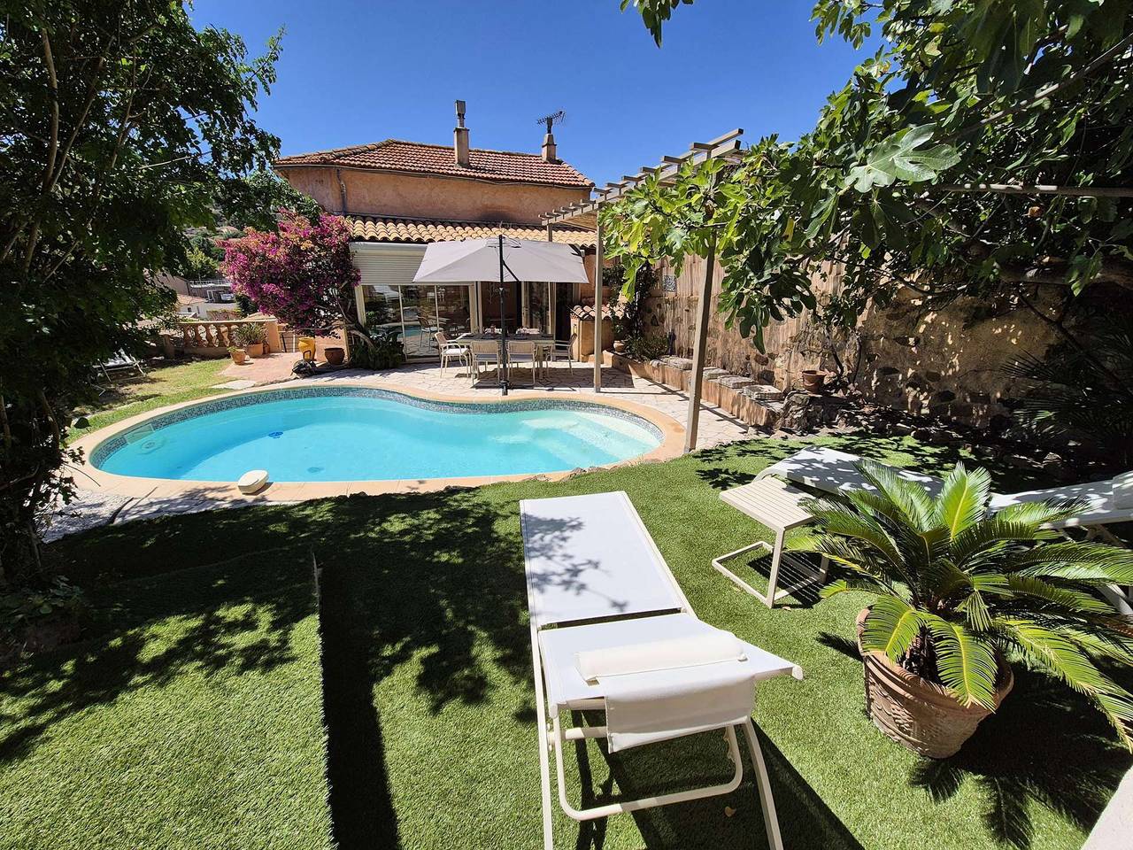 Maison de charme avec piscine, climatisée, Wifi,  à deux pas du port et des plages in Saint-Mandrier-sur-Mer, Region de Toulon