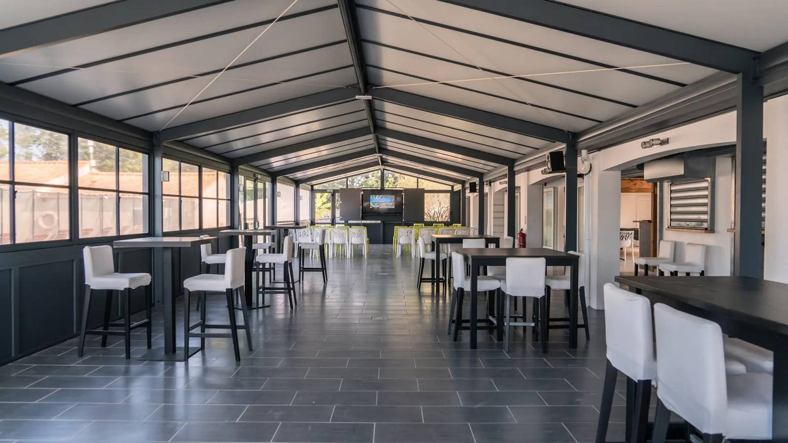 Mobil home Loisirs 2 chambres 4 personnes in Saint-Michel-en-l'Herm, Fontenay-le-Comte