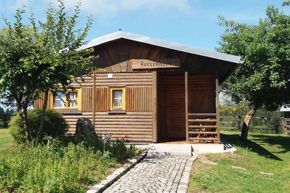 Uriges Blockhaus für 5 Personen in Liegewiese am Stausee, Neureichenau