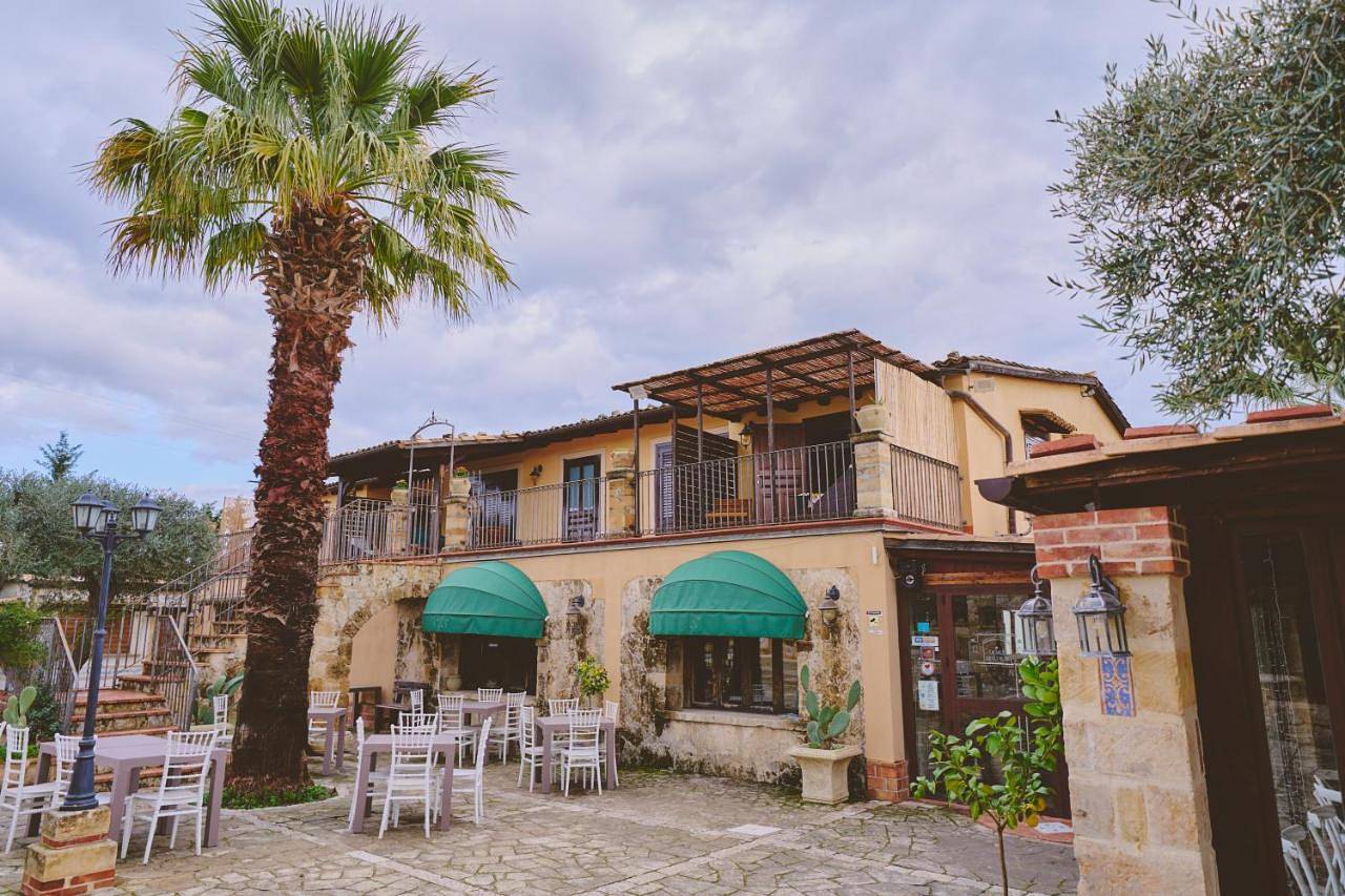Double Room with Terrace in Caponegro, Avola
