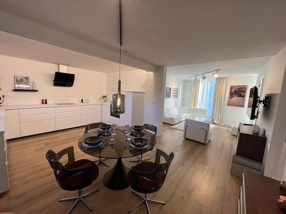 Appartement entier, One-Bedroom Apartment in Mons (Hennegau), Hainaut