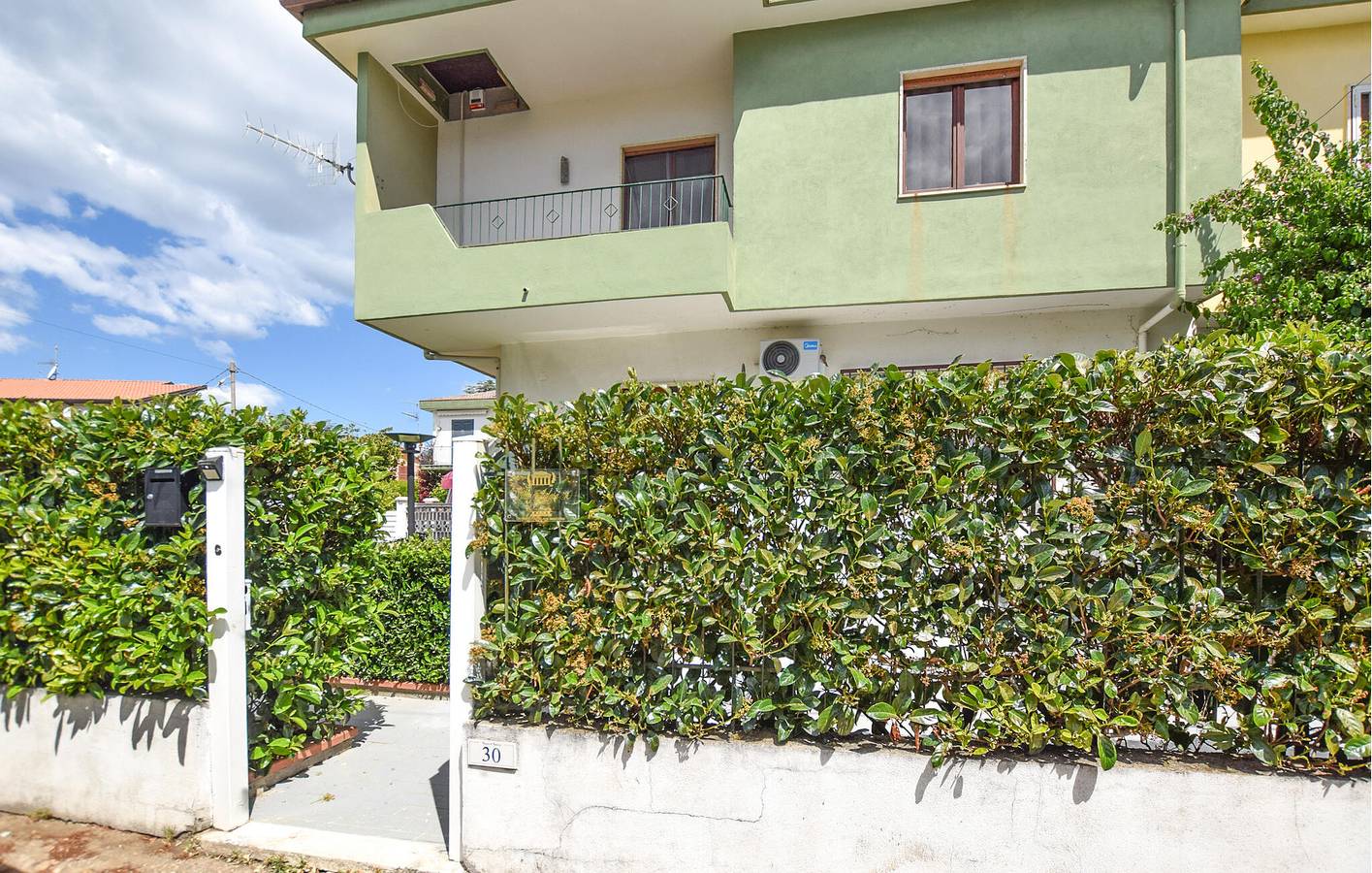 Appartamento sulla spiaggia con piscina, terrazza e giardino in Capaccio, Cilento Coast