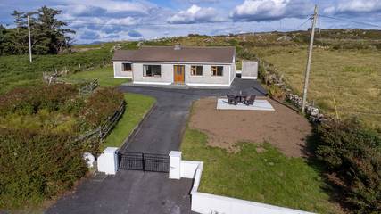 Ferienhaus für 7 Personen, mit Garten und Meerblick in County Galway