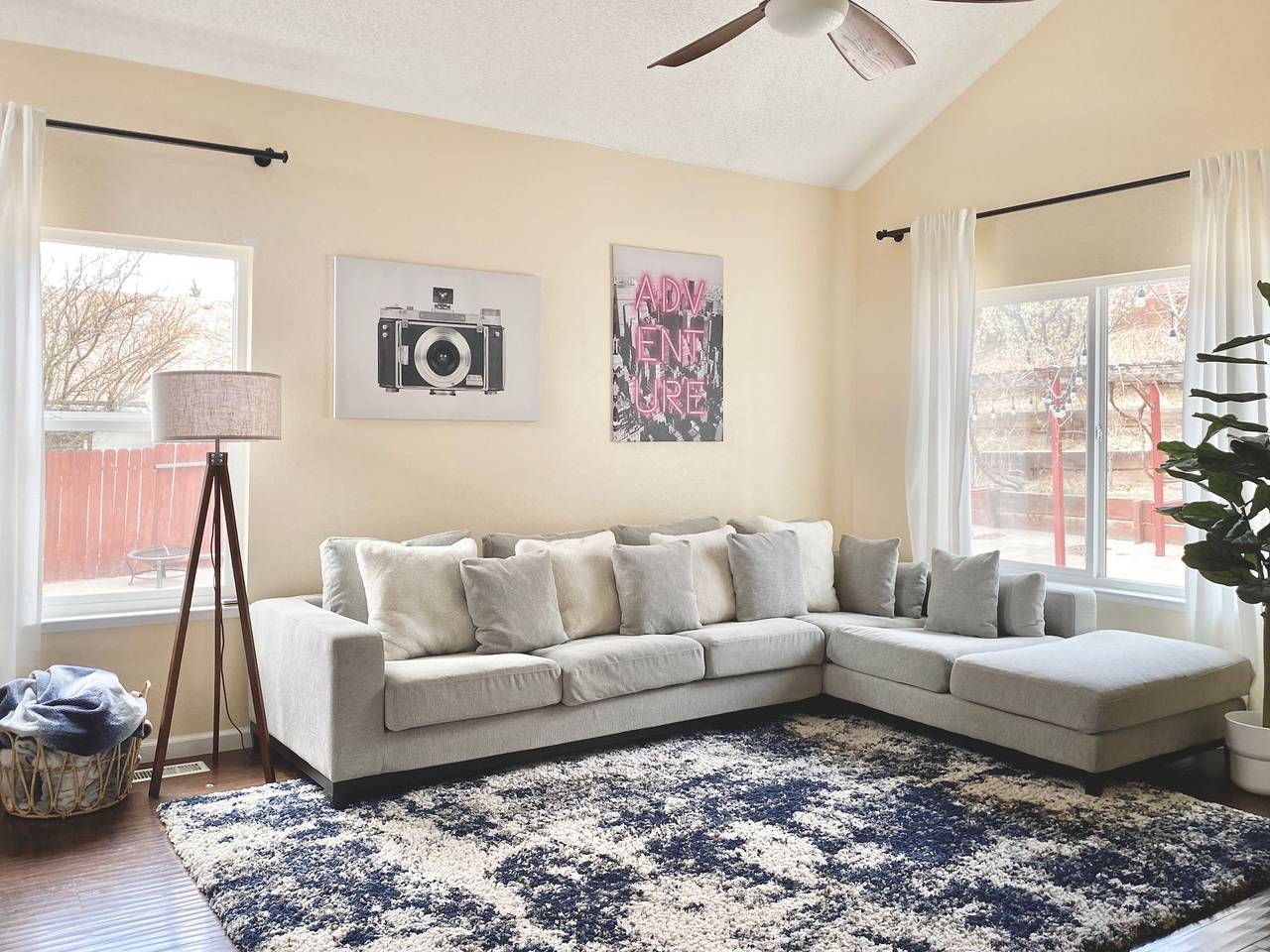 Dt Reno - Classy Vacation Home w  Backyard Patio in Reno, Nevada