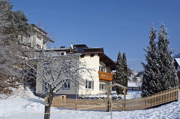 Ferienhaus für 10 Personen, mit Balkon in Tobadill