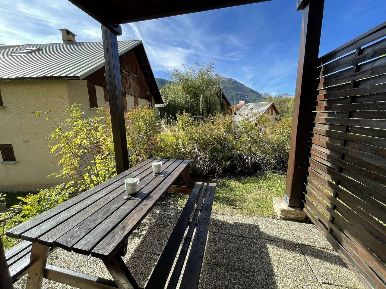 Appartement entier, Appartement cosy à Serre-Chevalier, proche pistes, terrasse, parking, 2 étoiles, 2 pers. in Saint-Chaffrey, Serre Chevalier