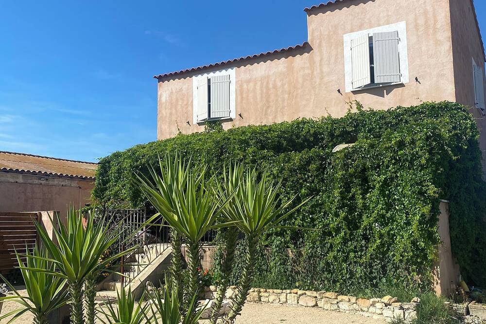 Villa pour 10 Personnes dans Arles, Parc naturel régional de Camargue