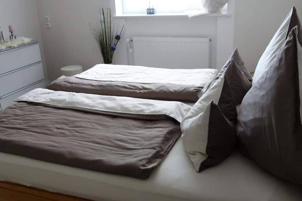 Ganze Wohnung, Ferienwohnung Thull - 4-Bett-Ferienwohnung mit Dusche und Bad/Wc in Oberstadtfeld, Vulkaneifel