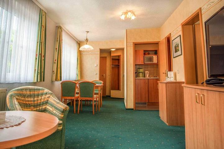 Ferienwohnung für 5 Personen, mit Terrasse und Whirlpool sowie Pool und Sauna in Stolberg (Südharz) - 2