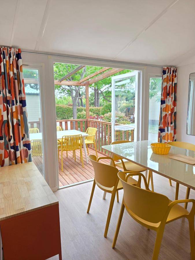 Location de vacances pour 6 personnes, avec vue ainsi que jardin et piscine, animaux acceptés dans Sainte-Marie Plage
