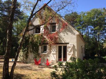 Cottage pour 4 personnes, avec terrasse ainsi que jardin et vue à Noisy-sur-École