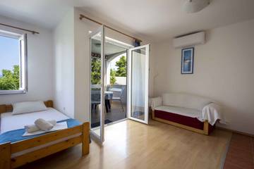 Ferienwohnung für 2 Personen, mit Garten in Punat