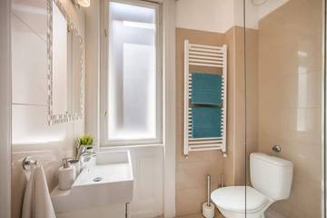 Apartment for 4 People in Budapest, Central Hungary, Photo 3