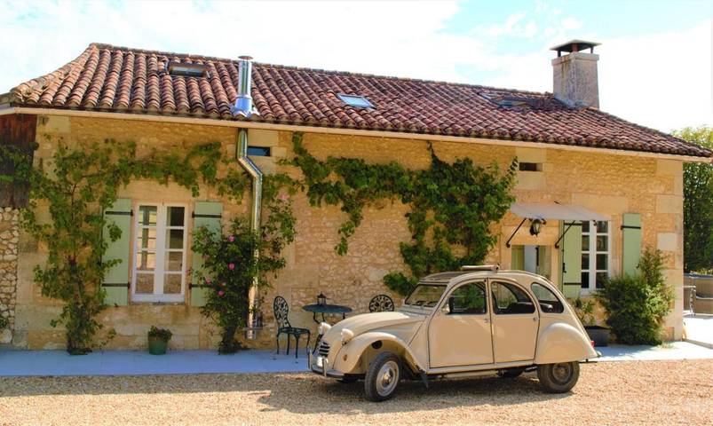 Gîte pour 6 personnes, avec Balcon et Terrasse ainsi que Jardin et Piscine