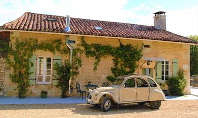 Gîte pour 6 personnes, avec piscine ainsi que jardin et vue à Saint-Privat-des-Prés