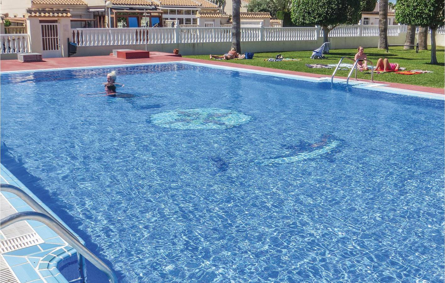 Poolterrasse: 1,5 km zum Strand in Las Calas, Torrevieja