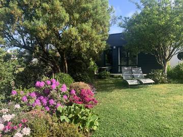 Cottage pour 2 personnes, avec piscine et jardin à Arradon