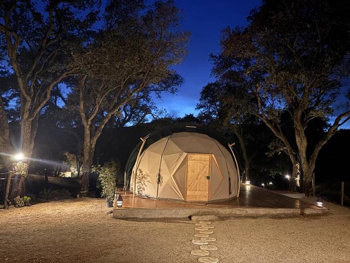 Tente pour 2 personnes, avec terrasse et jardin ainsi que piscine et vue en Corse-du-Sud - 2